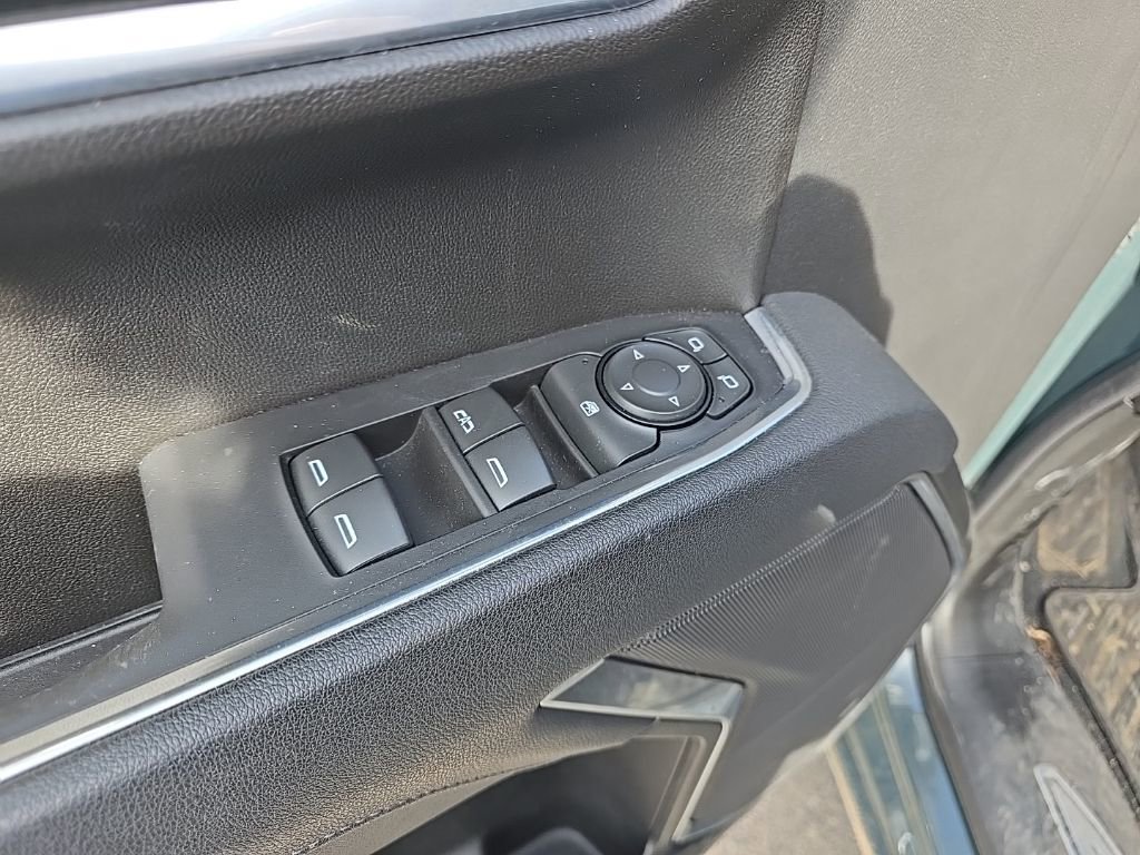 Used 2025 Chevrolet Silverado 1500 LT image 7