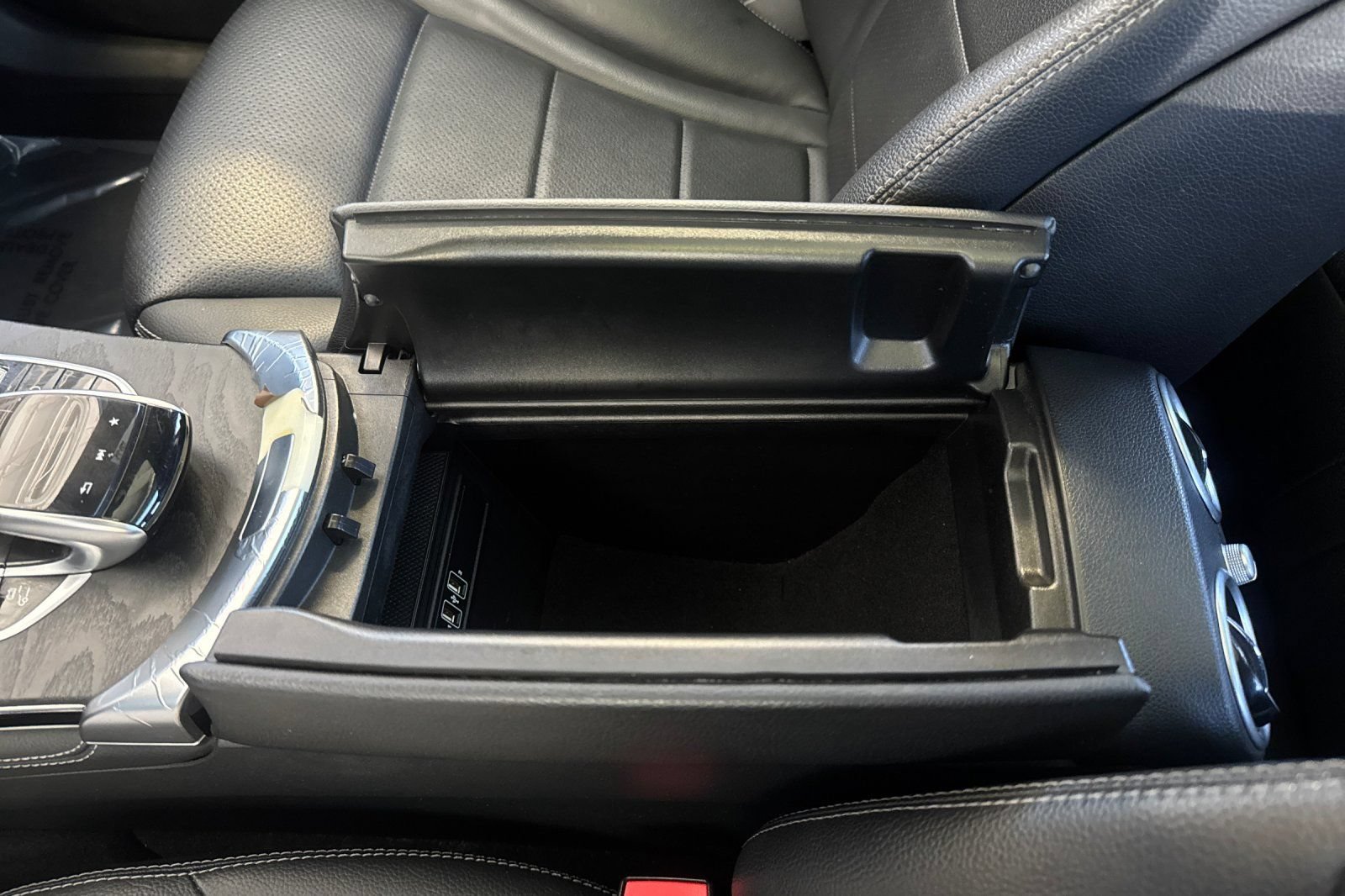 Used 2018 Mercedes-Benz GLC 350e 4MATIC image 32