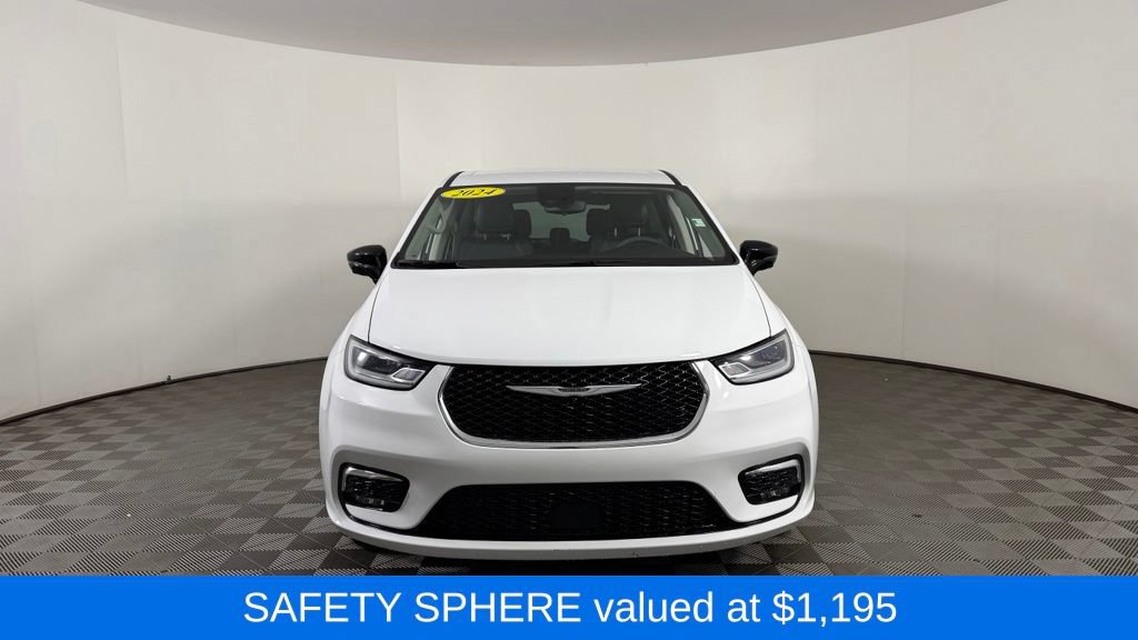 Used 2024 Chrysler Pacifica Touring-L AWD/4WD image 2