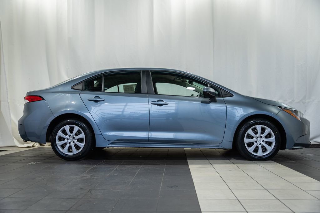 Used 2024 Toyota Corolla LE image 3