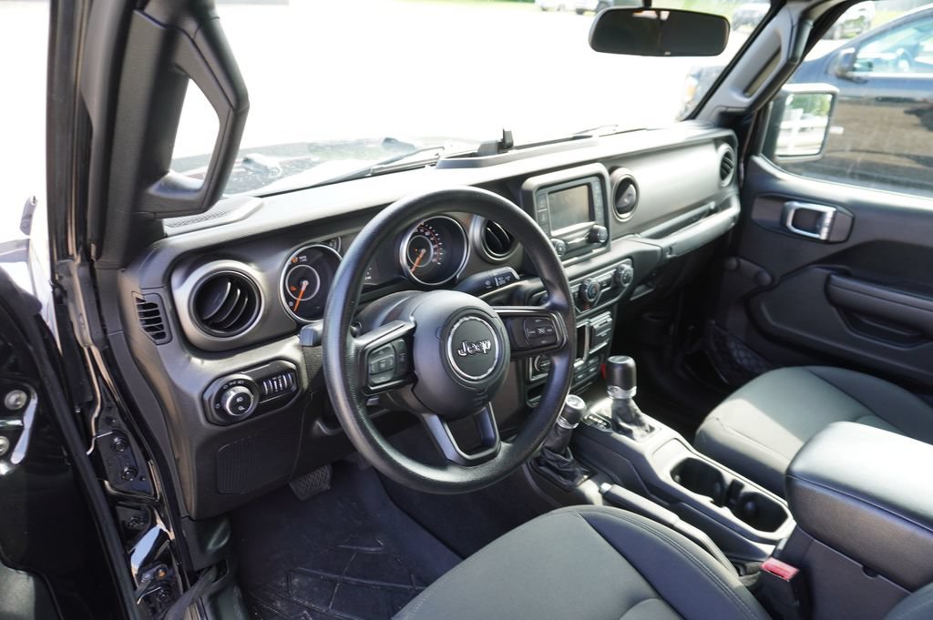 Used 2021 Jeep Gladiator Sport AWD/4WD image 3