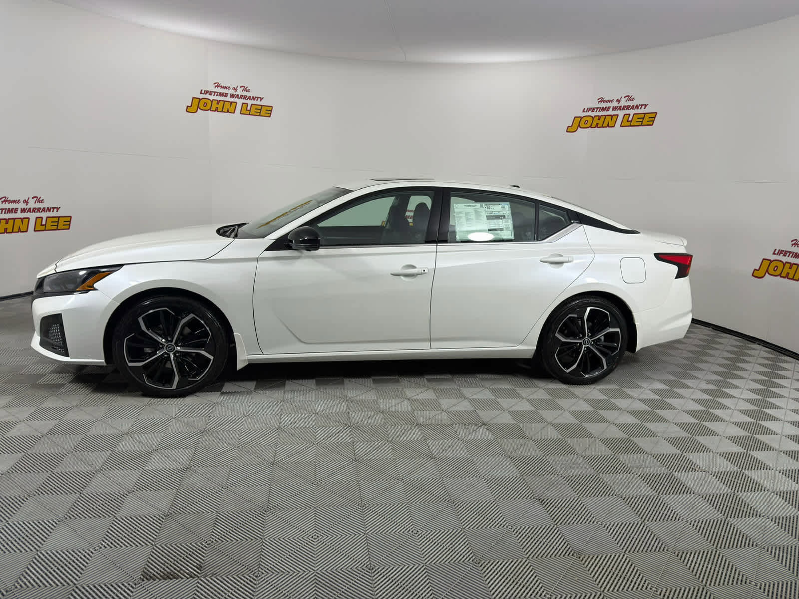 New 2026 Nissan Altima 2.5 SR w/ SR Premium Package image 2