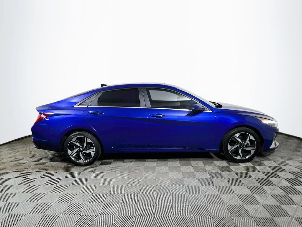 Used 2021 Hyundai Elantra SEL w/ Convenience + Premium Package FWD image 8
