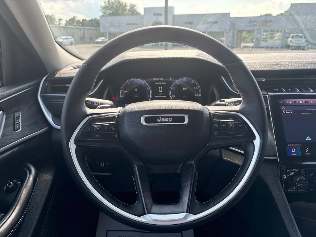 Used 2023 Jeep Grand Cherokee L Limited AWD/4WD image 10