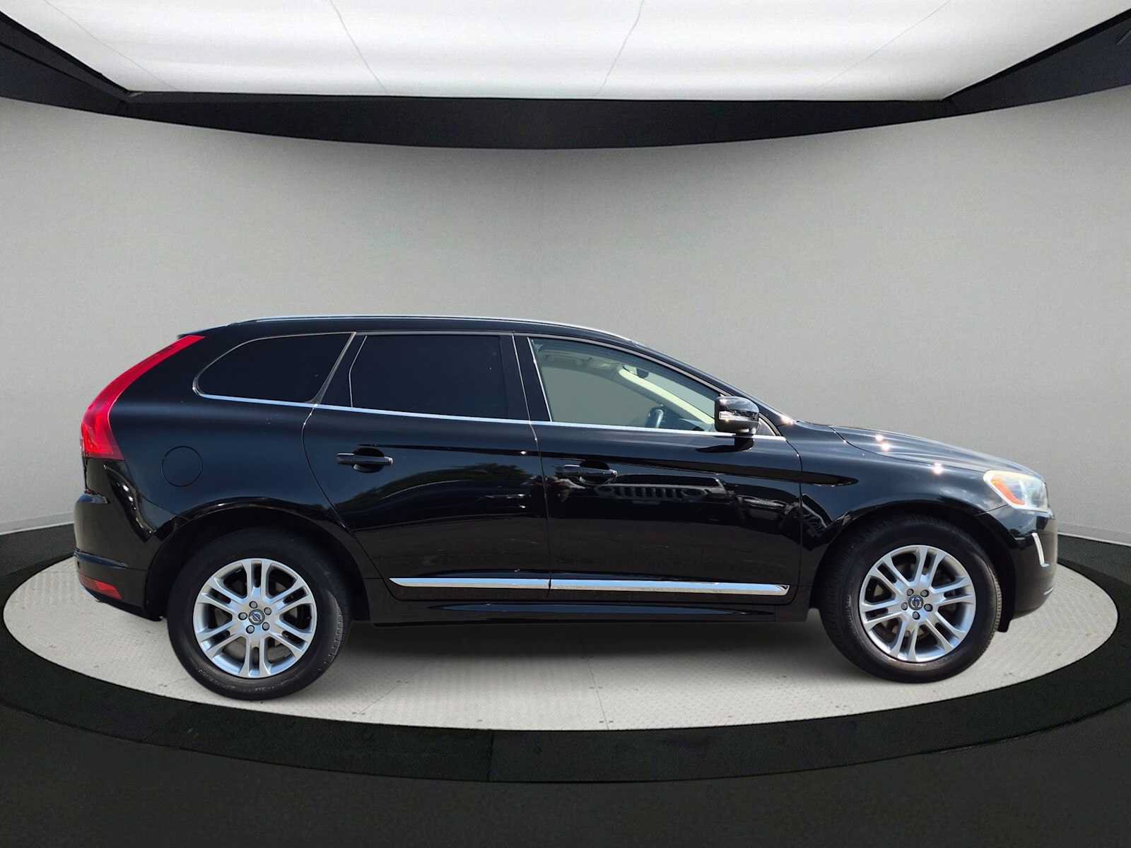 Used 2016 Volvo XC60 T5 Premier w/ Proximity Package AWD/4WD image 9