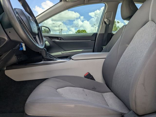 Used 2022 Toyota Camry LE image 25