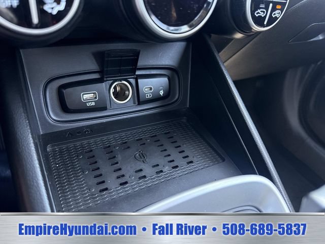 Certified 2026 Hyundai Venue SEL FWD image 32