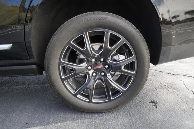 Used 2024 GMC Yukon Denali w/ Advanced Technology Package AWD/4WD image 43