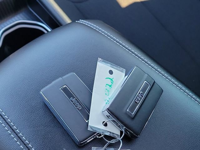 Used 2024 Jeep Grand Cherokee L Laredo w/ Trailer Tow Package image 37