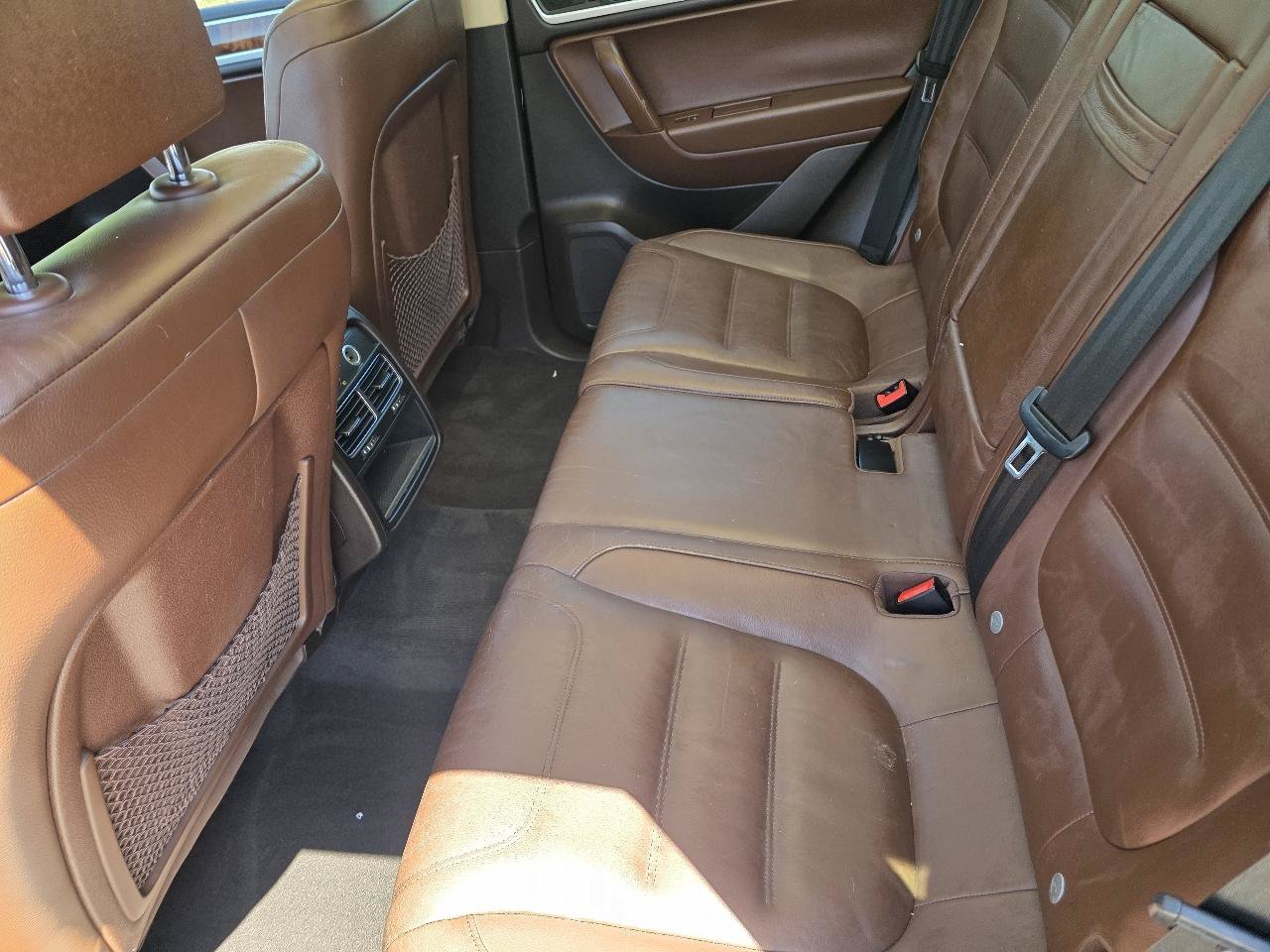 Used 2012 Volkswagen Touareg Sport AWD/4WD image 9