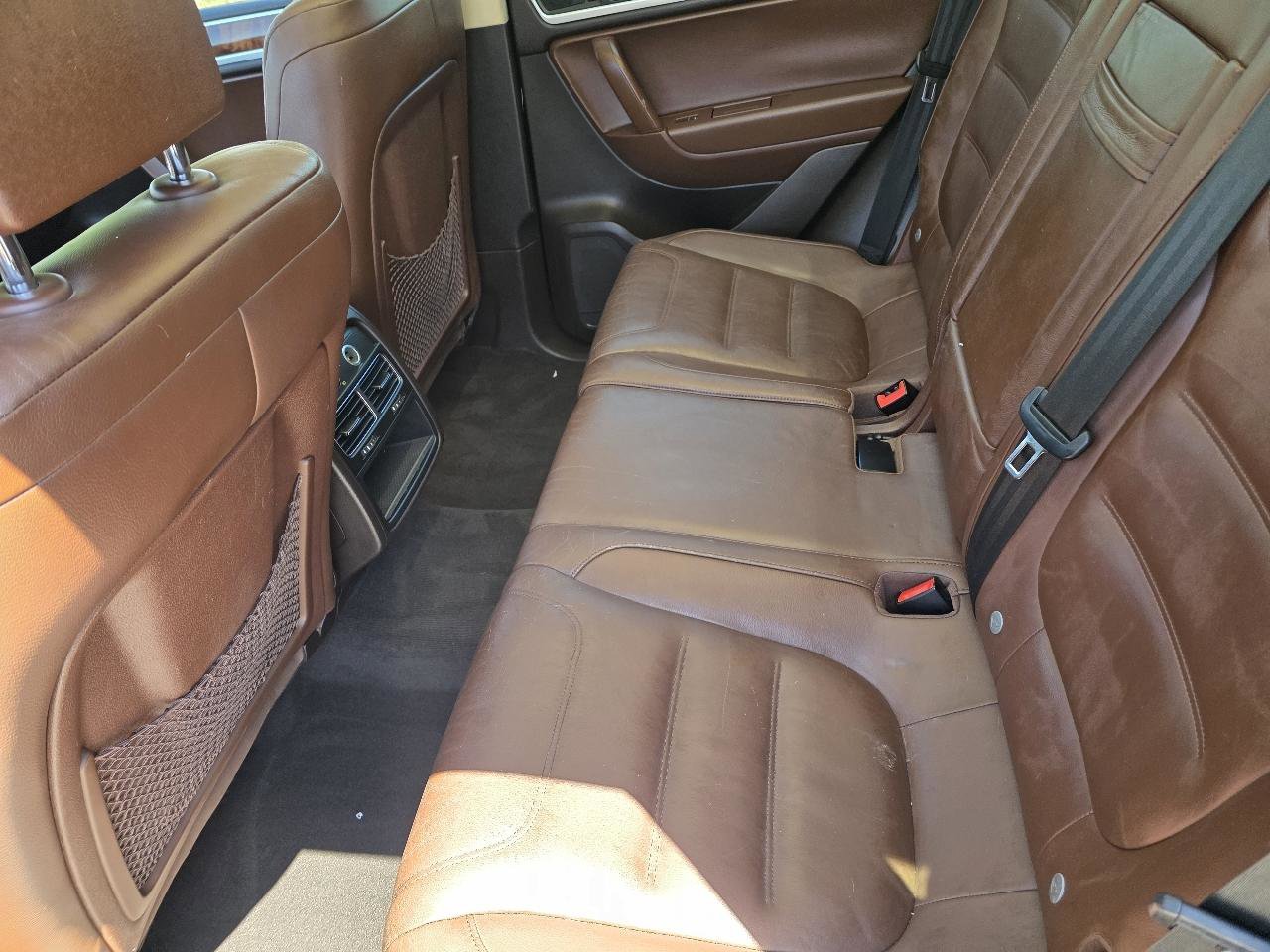 Used 2012 Volkswagen Touareg Sport AWD/4WD image 9