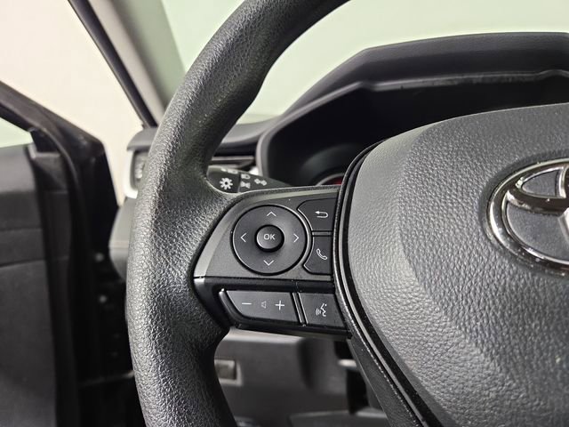 Used 2025 Toyota RAV4 XLE AWD/4WD image 23