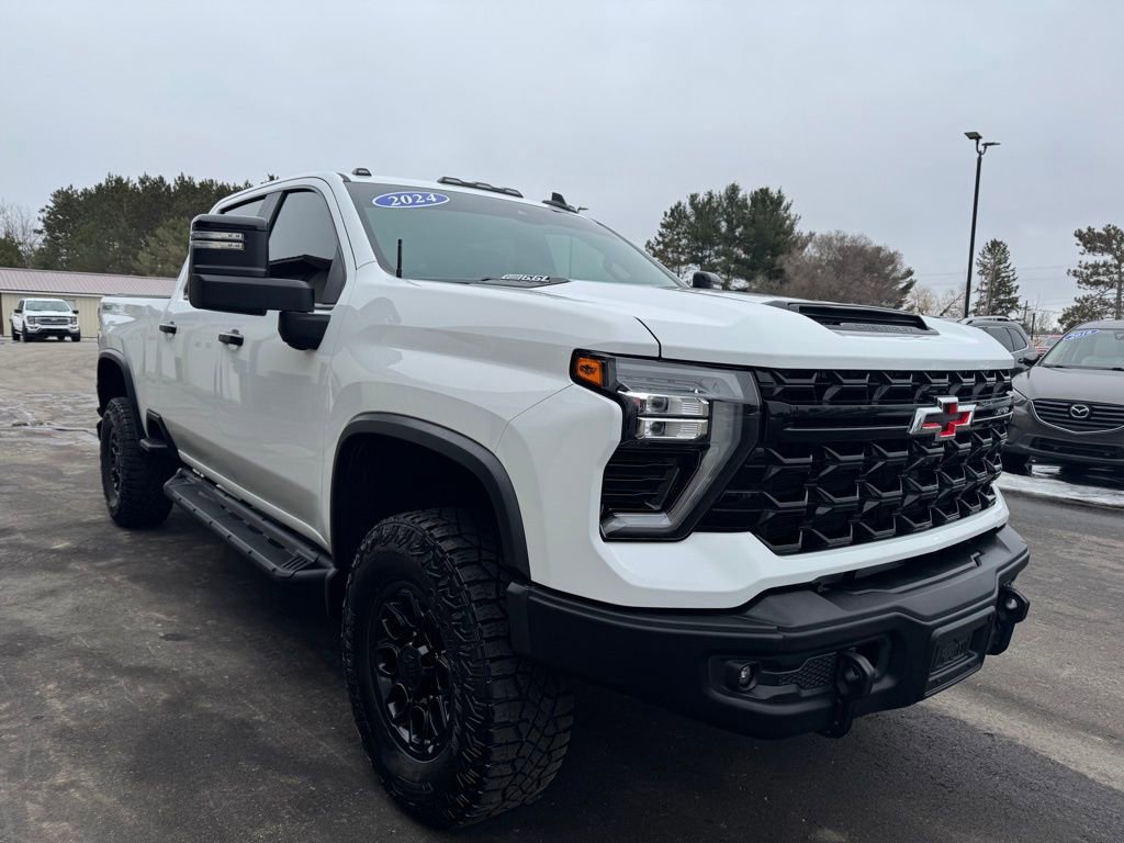 Used 2024 Chevrolet Silverado 2500 ZR2 w/ ZR2 Bison Edition image 8