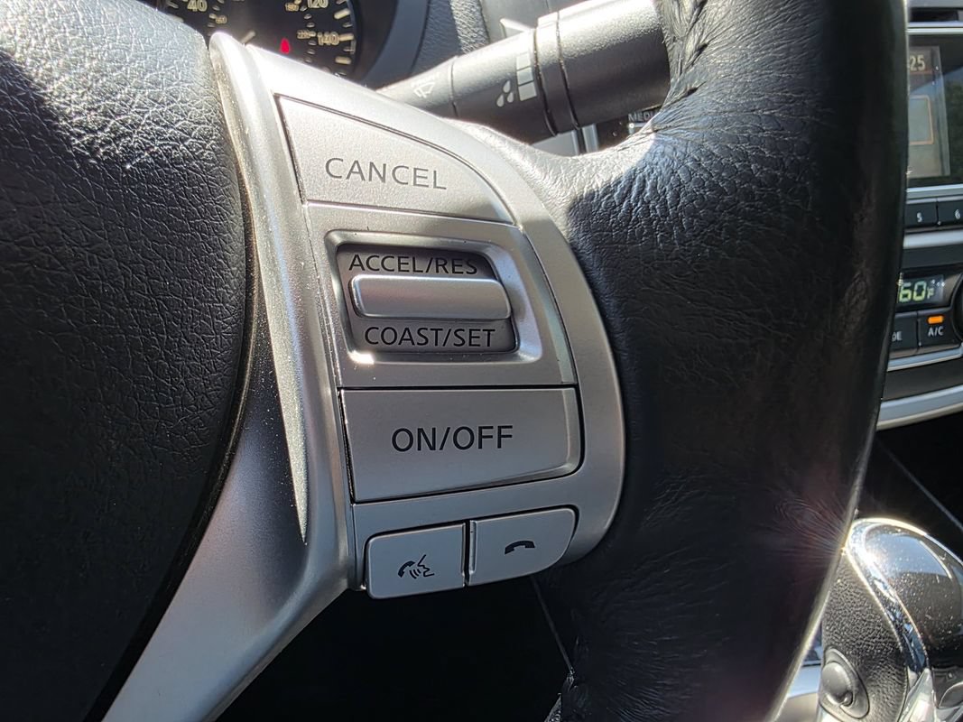 Used 2017 Nissan Altima 2.5 SL w/ Moonroof Package FWD image 25