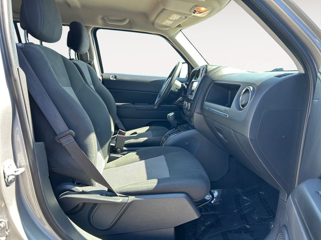 Used 2015 Jeep Patriot Sport w/ Power Value Group AWD/4WD image 24
