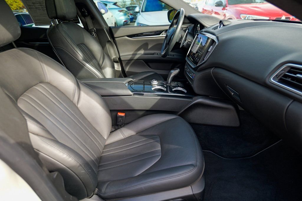 Used 2022 Maserati Ghibli Modena Q4 image 32