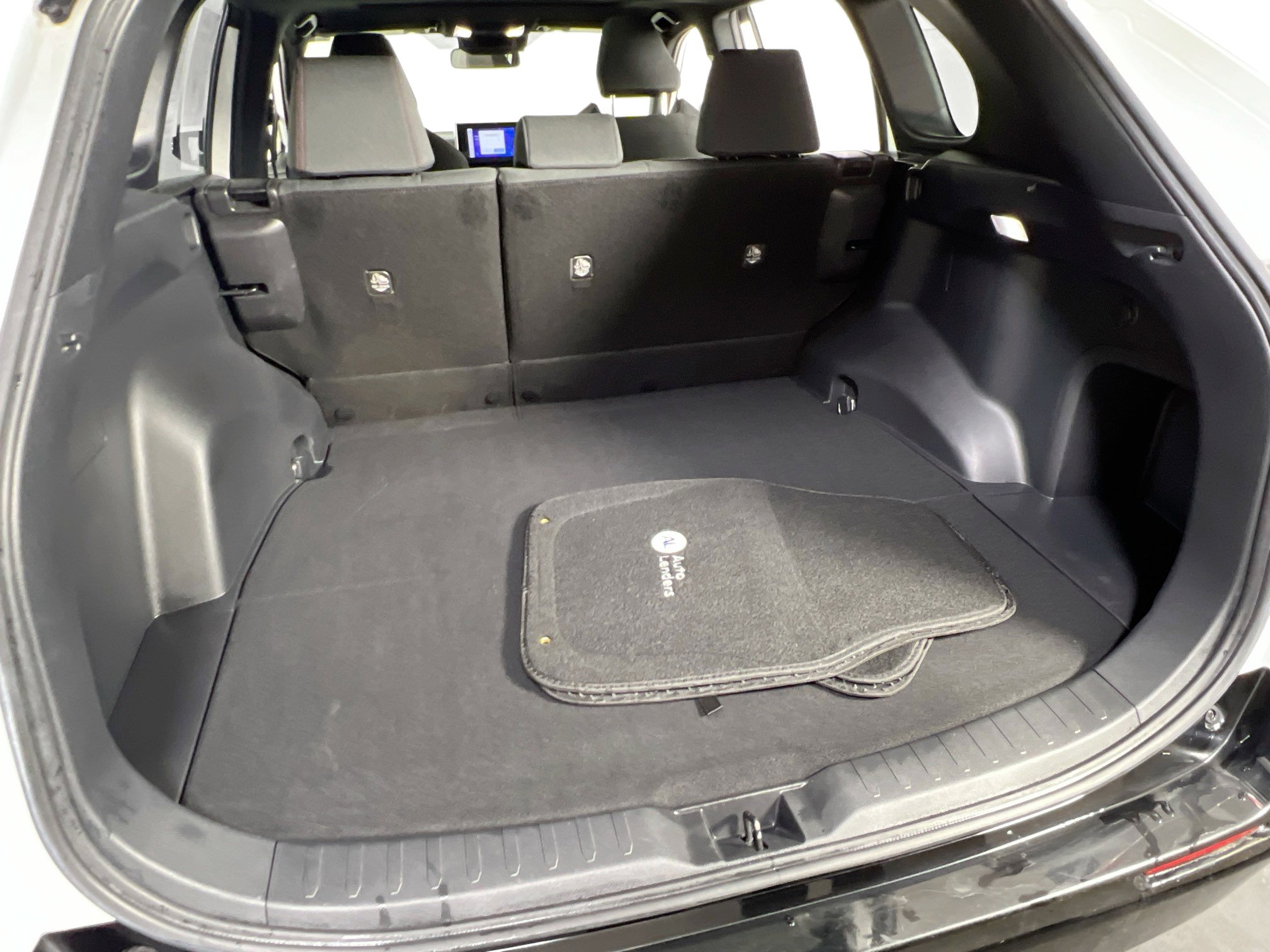 Used 2023 Toyota RAV4 SE w/ Weather & Moonroof Package image 25