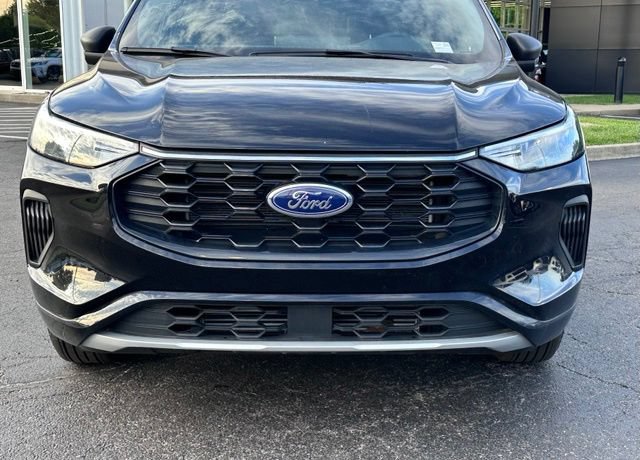 Used 2024 Ford Escape ST-Line w/ Tech Pack #1 AWD/4WD image 4