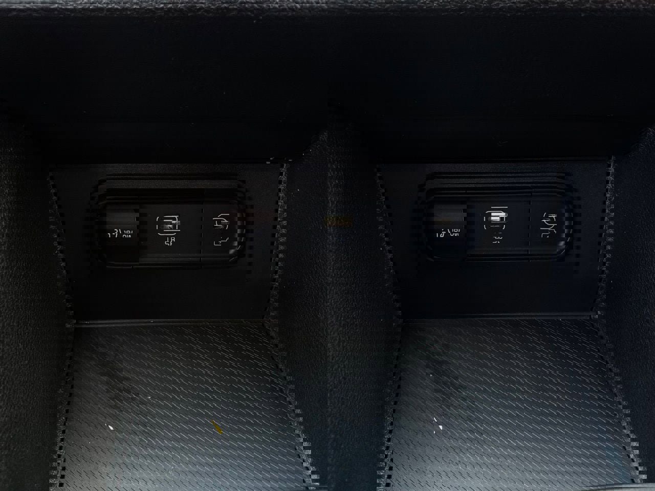 Used 2025 Kia Sportage LX AWD/4WD image 24