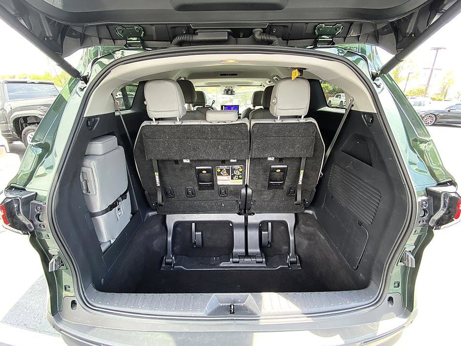 Certified 2025 Toyota Sienna XLE FWD image 24