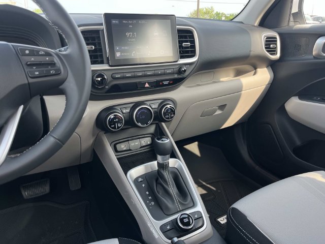 New 2026 Hyundai Venue SEL FWD image 14