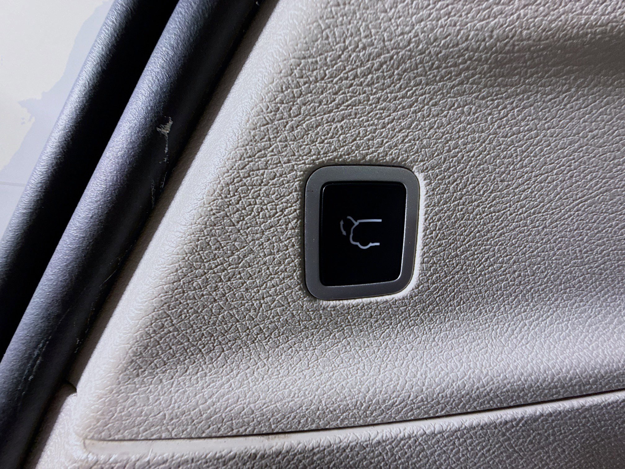 Used 2023 Chrysler Voyager LX FWD image 41