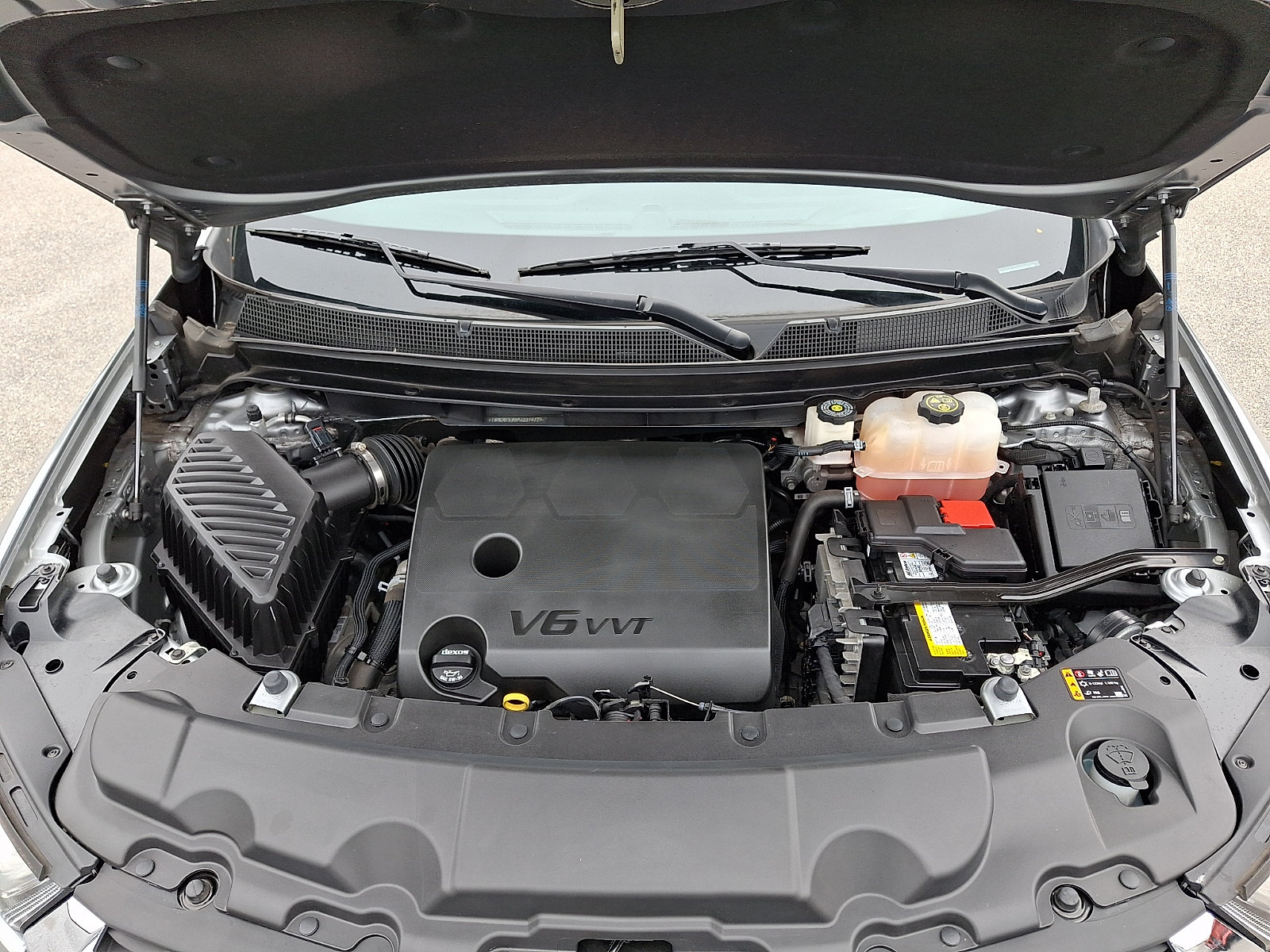 Used 2023 Chevrolet Traverse LS w/ Safety Package FWD image 30