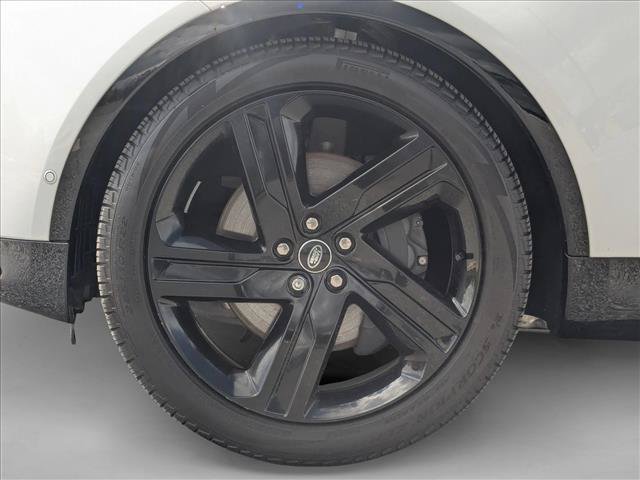 Used 2025 Land Rover Discovery Dynamic SE AWD/4WD image 26