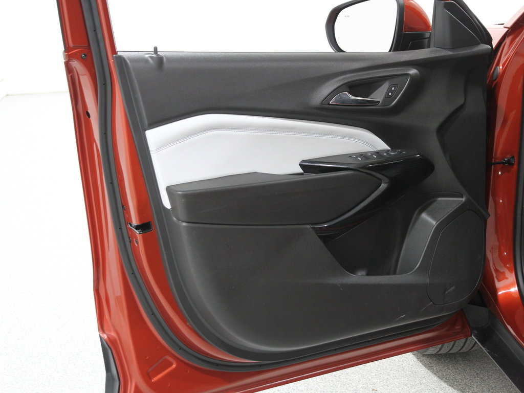 Certified 2024 Chevrolet Trax LT w/ Sunroof Package image 5