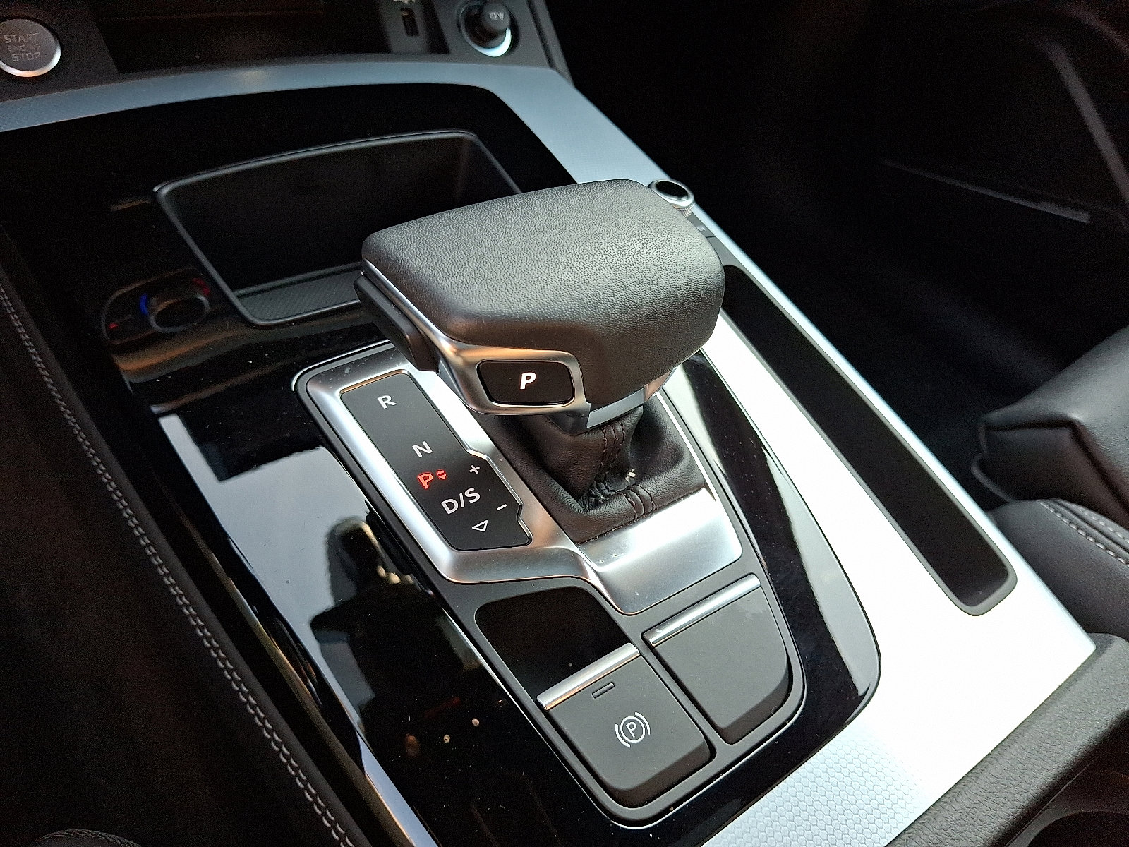 Certified 2025 Audi Q5 2.0T Premium Plus image 16