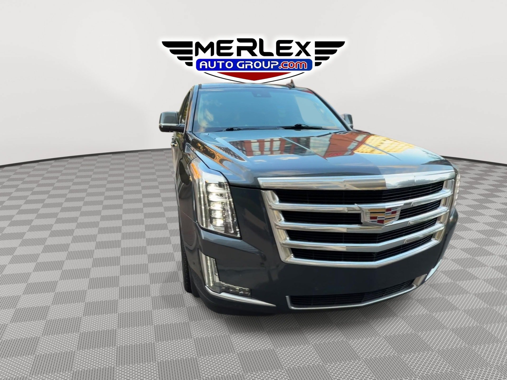 Used 2020 Cadillac Escalade Luxury AWD/4WD image 2