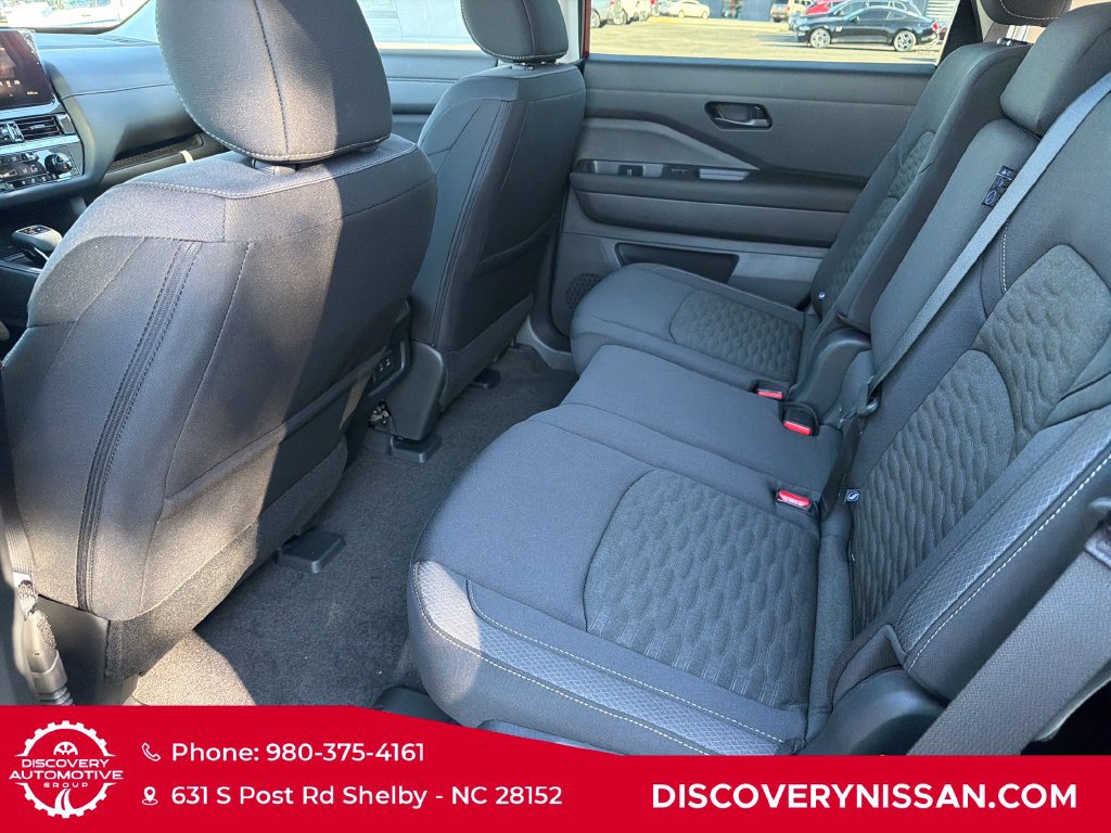 New 2026 Nissan Pathfinder SV w/ SV Premium Package FWD image 29