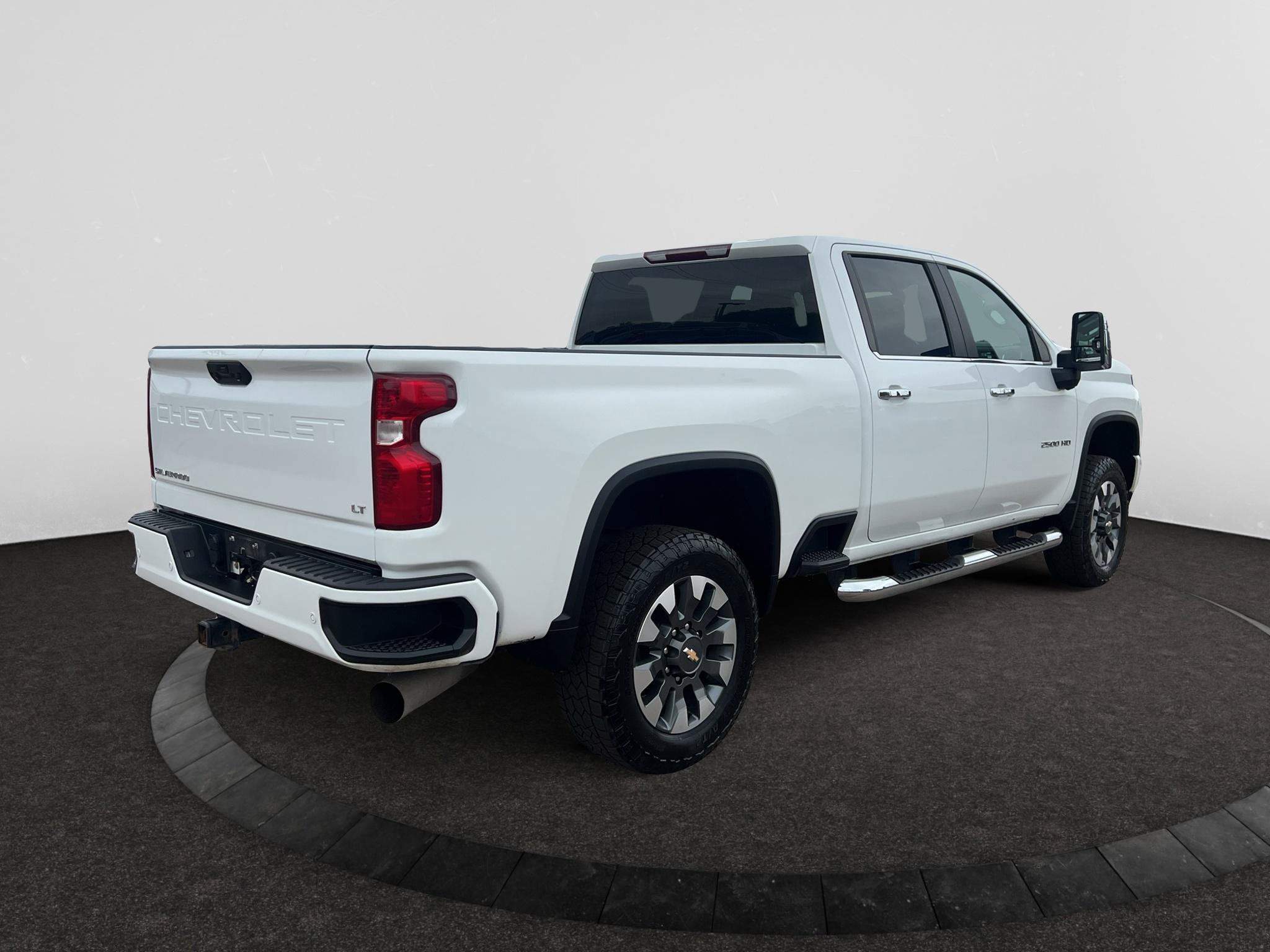 Used 2021 Chevrolet Silverado 2500 LT AWD/4WD image 9