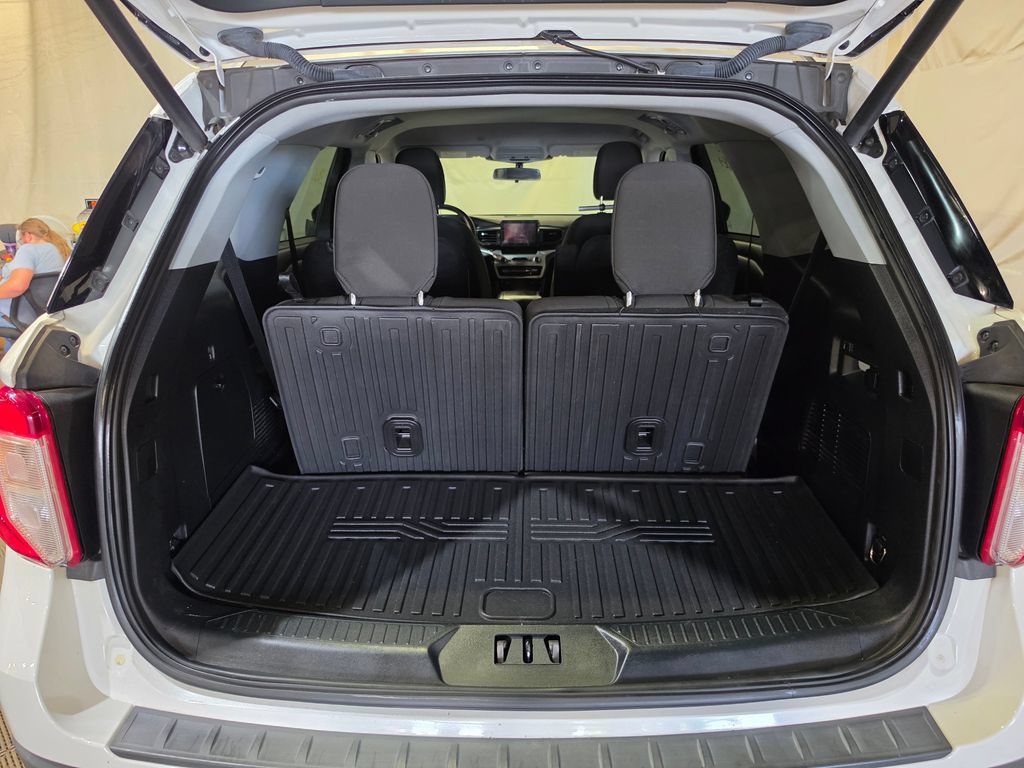 Used 2022 Ford Explorer XLT RWD image 8