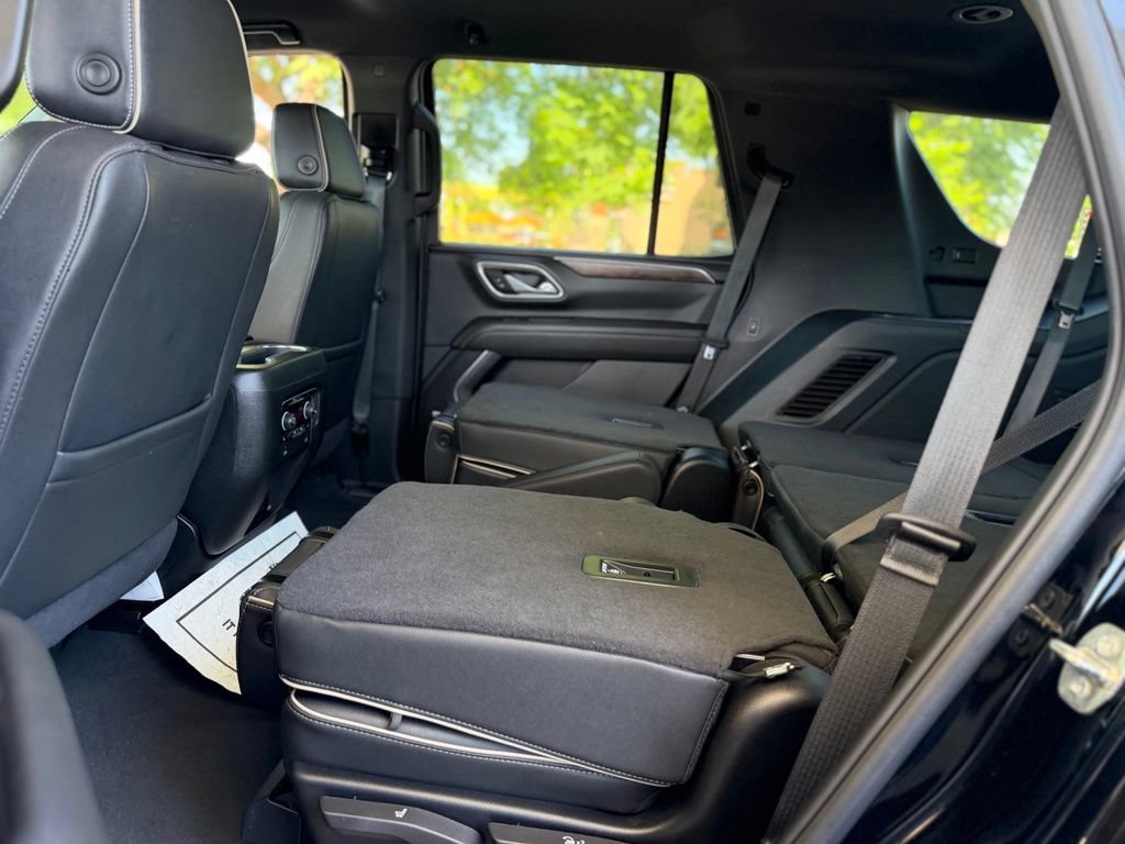 Used 2024 Chevrolet Tahoe Premier AWD/4WD image 4