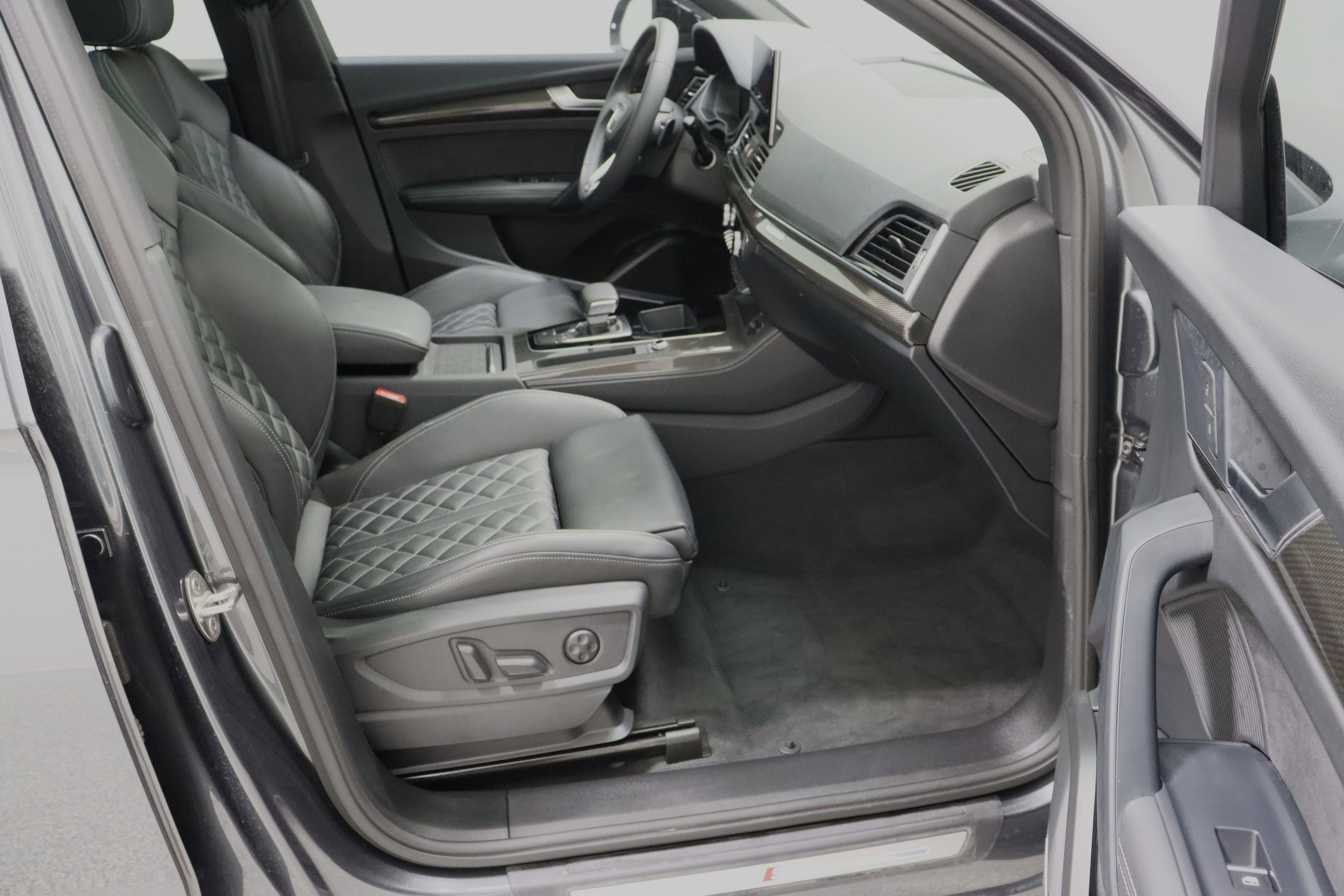 Used 2024 Audi SQ5 Prestige image 40