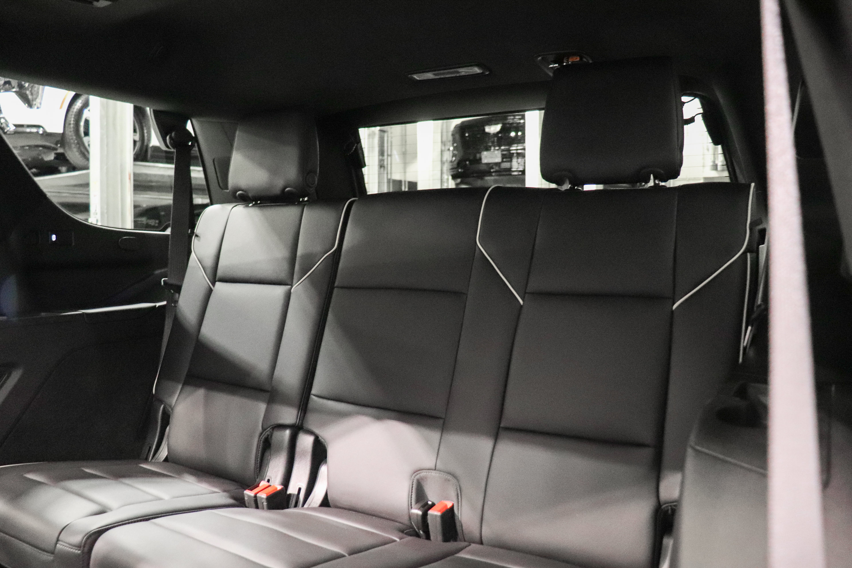 Used 2023 Cadillac Escalade Premium Luxury AWD/4WD image 18