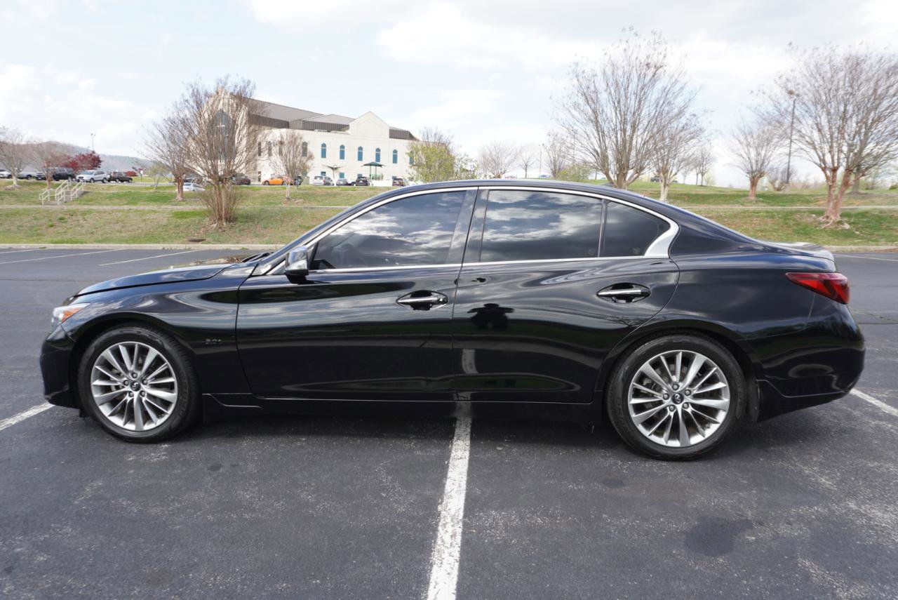 Used 2018 INFINITI Q50 Luxe w/ Cargo Package (L95) image 8