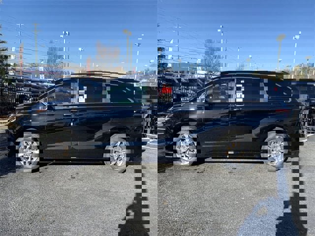 New 2026 Toyota Sienna XLE image 5