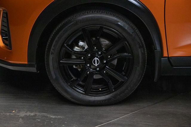 Used 2022 Nissan Kicks SR image 8