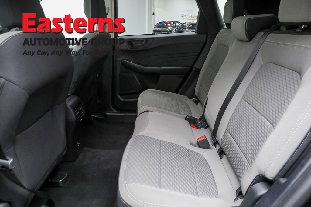 Used 2022 Ford Escape SE image 21