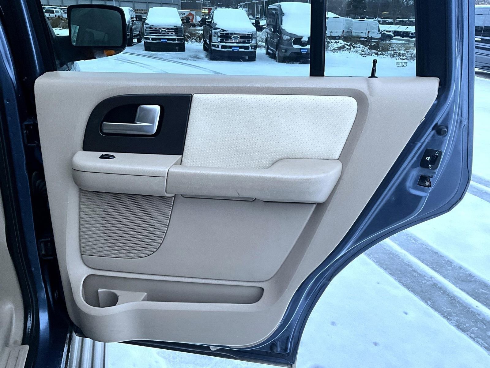 Used 2004 Ford Expedition Eddie Bauer image 18