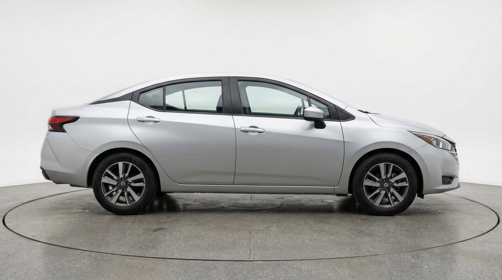 Used 2025 Nissan Versa SV image 11