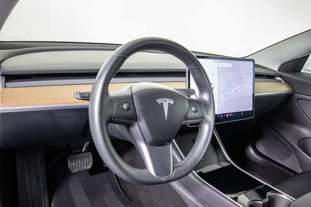 Used 2018 Tesla Model 3 Long Range image 17