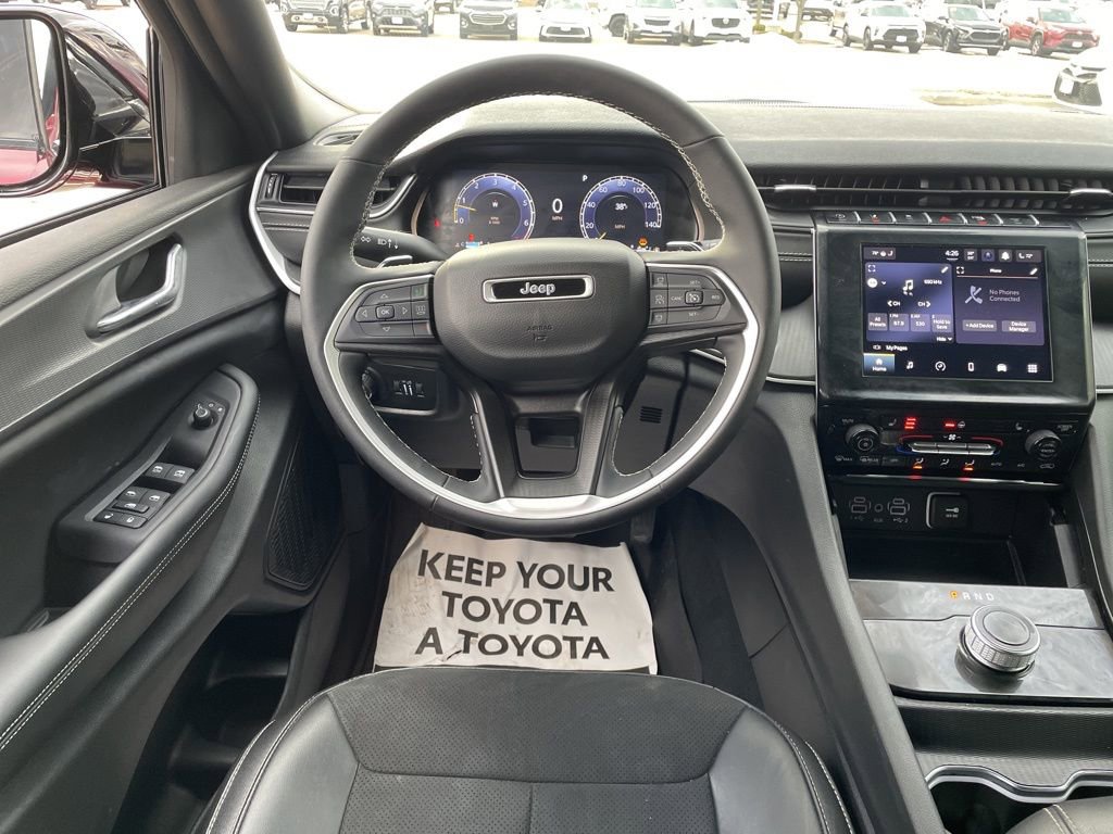 Used 2024 Jeep Grand Cherokee Altitude image 13