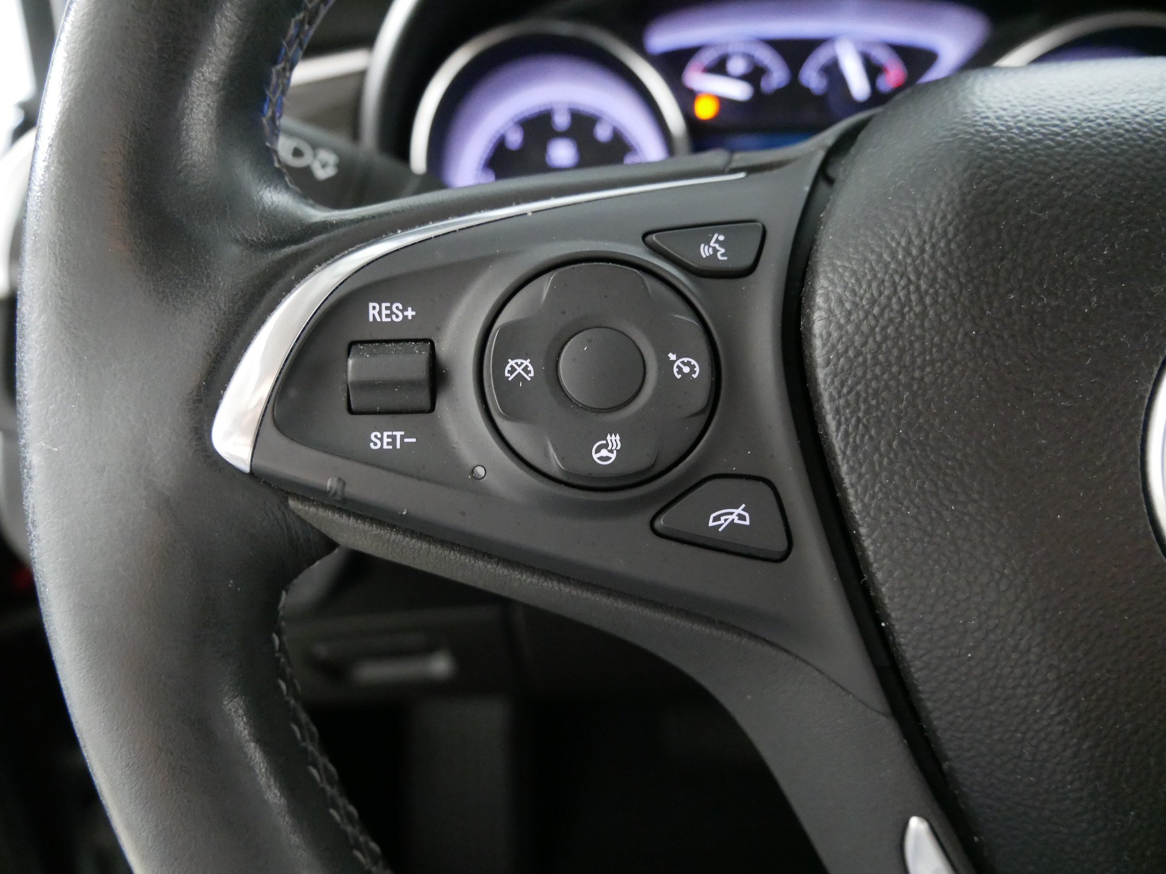 Used 2020 Buick Envision Essence FWD image 27