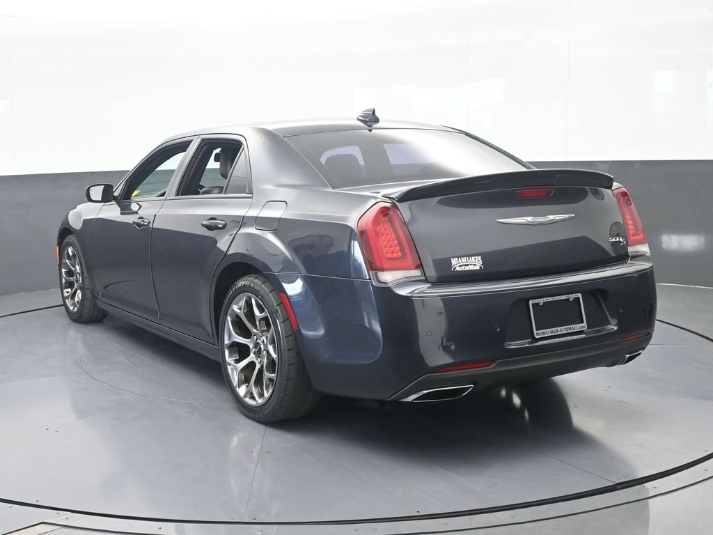 Used 2018 Chrysler 300 S w/ 300S Premium Group RWD image 4