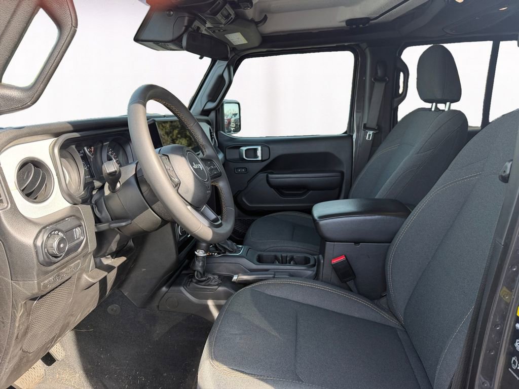 Used 2024 Jeep Wrangler Sport S image 9