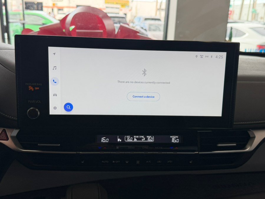 Used 2025 Toyota Sienna XSE FWD image 85