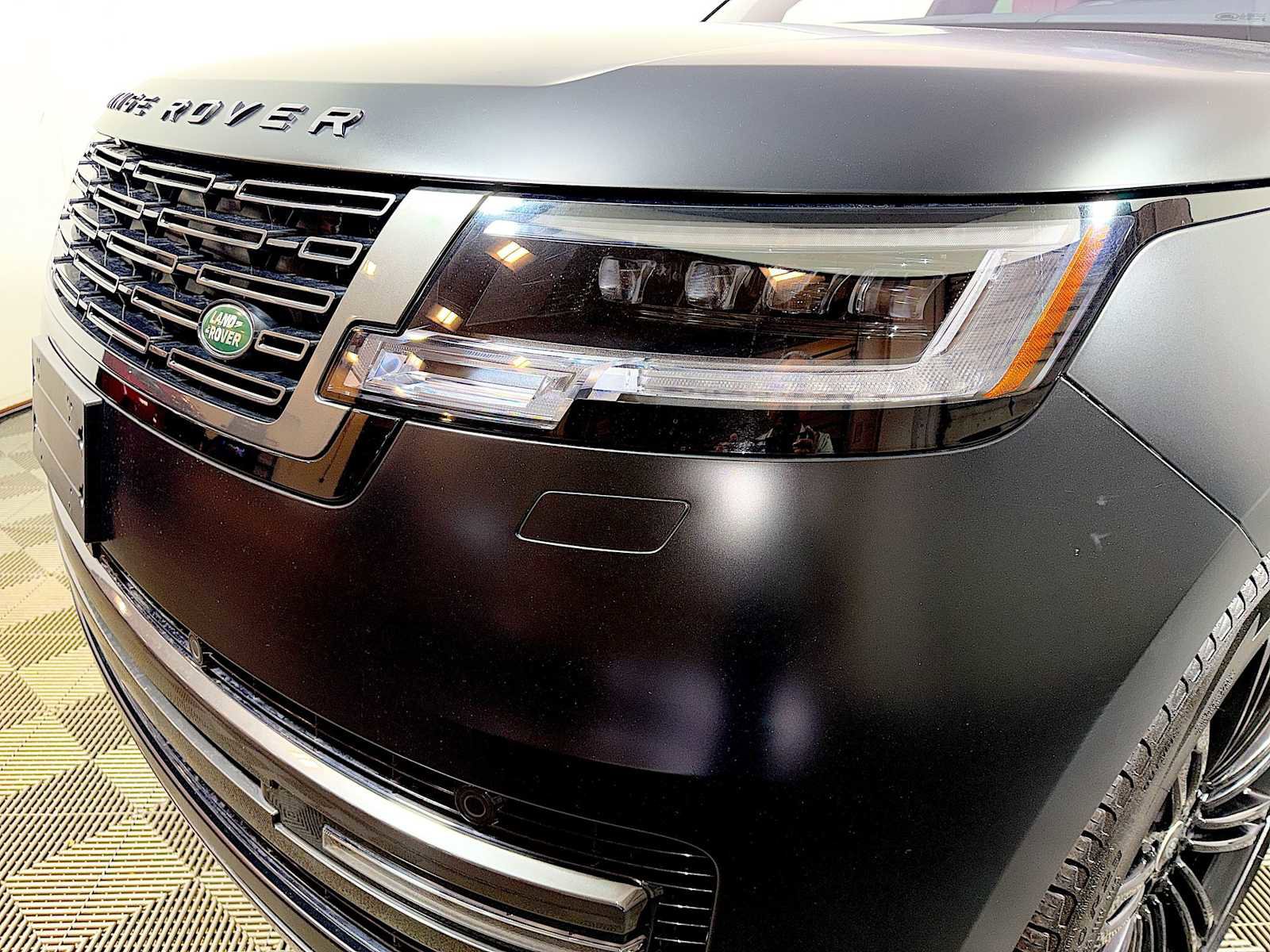 Used 2023 Land Rover Range Rover SE image 25